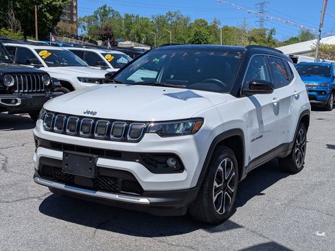 Certified 2022 Jeep Compass Limited w/ Sun and Sound Group AWD/4WD image 2