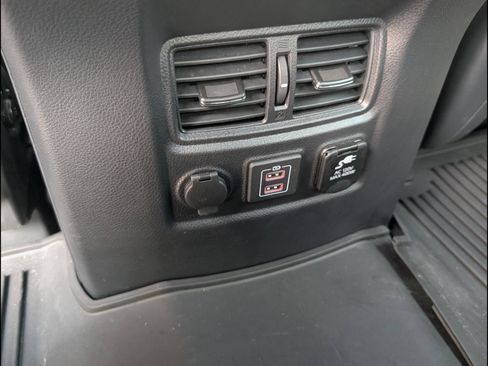 Used 2024 Nissan Titan PRO-4X w/ Off Road Protection Package AWD/4WD image 18