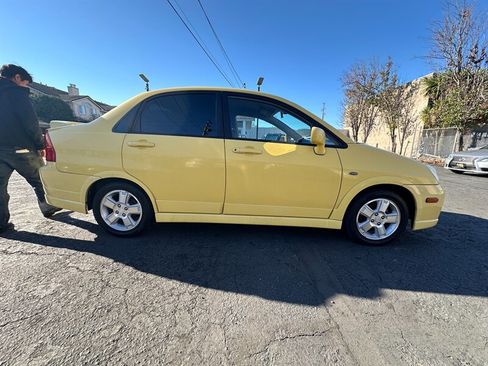 Used 2003 Suzuki Aerio GS image 4