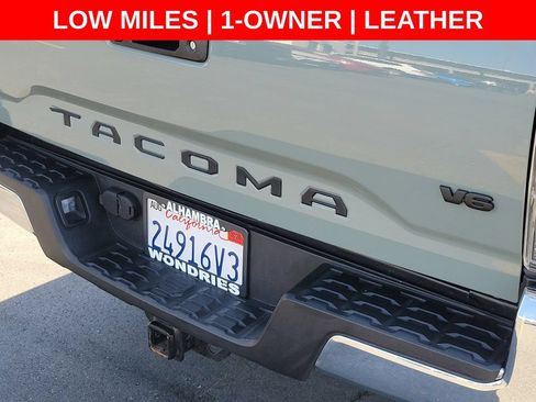 Used 2023 Toyota Tacoma TRD Off-Road w/ Black Out Package (TMS) AWD/4WD image 9