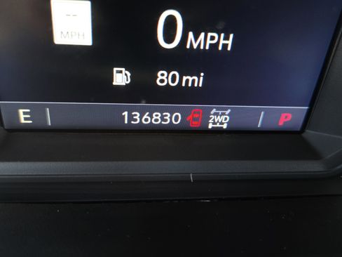 Used 2021 GMC Sierra 1500 SLT w/ SLT Convenience Package image 32