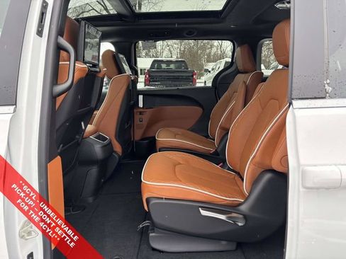 New 2026 Chrysler Pacifica Pinnacle w/ Trailer Tow Group image 6