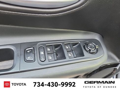 Used 2016 Jeep Renegade Latitude image 28