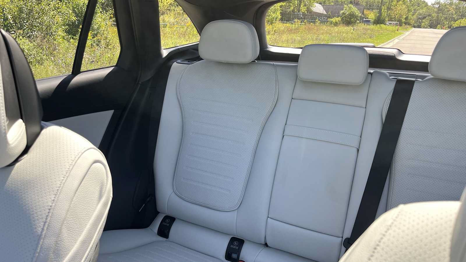 Used 2027 Mercedes-Benz GLC 300 4MATIC image 33