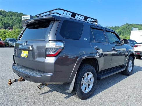 Used 2018 Toyota 4Runner SR5 Premium AWD/4WD image 12
