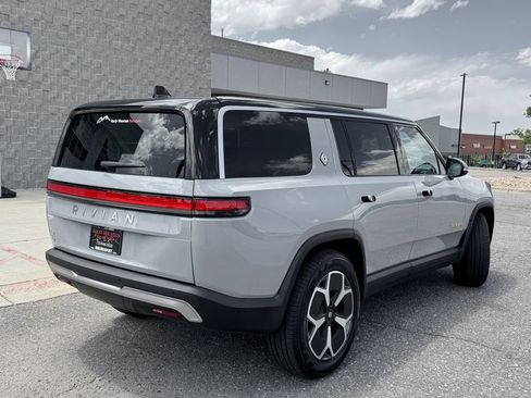 Used 2024 Rivian R1S Adventure AWD/4WD image 6