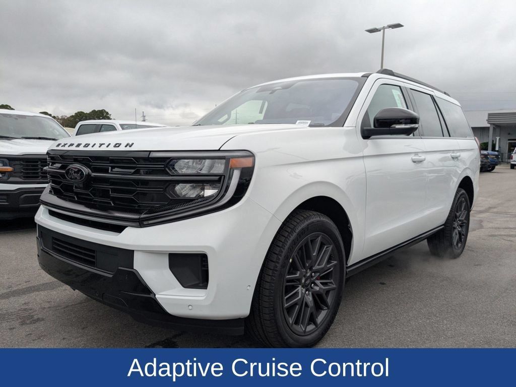Used 2025 Ford Expedition Platinum w/ Stealth Performance Package AWD/4WD image 8