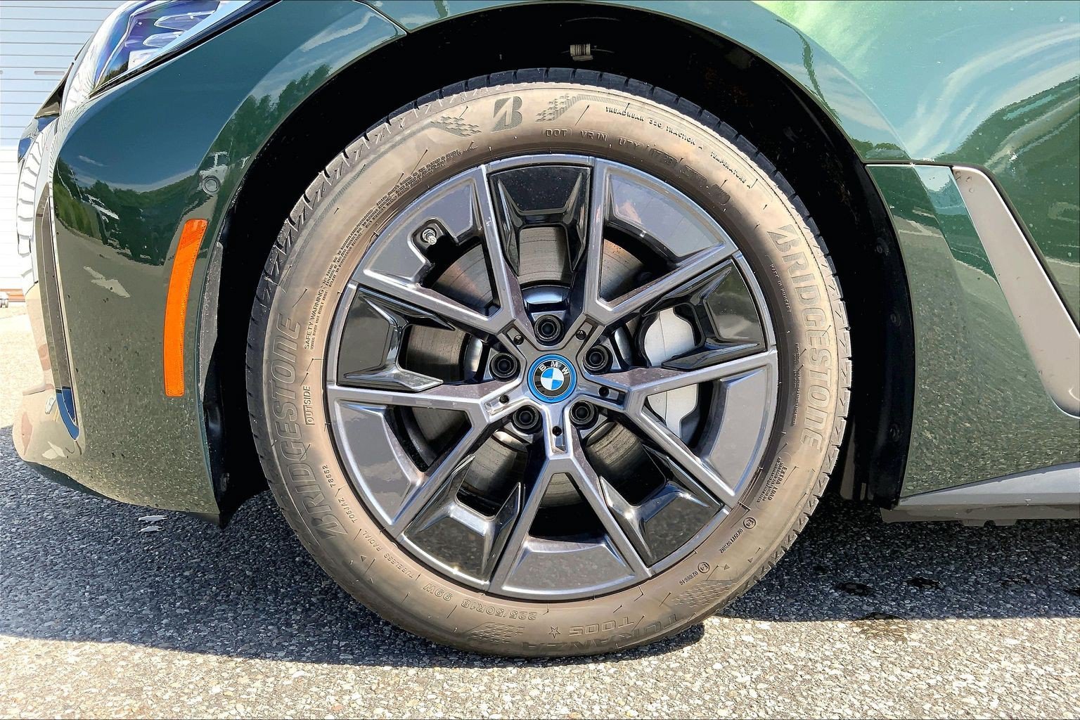 Used 2023 BMW i4 eDrive35 w/ Premium Package RWD image 9