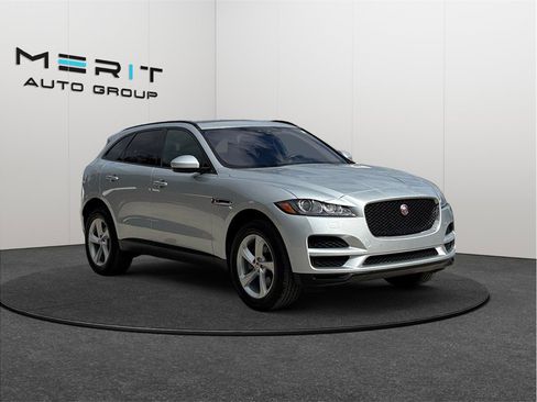 Used 2018 Jaguar F-PACE Premium image 1