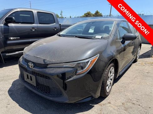 Used 2022 Toyota Corolla LE FWD image 2