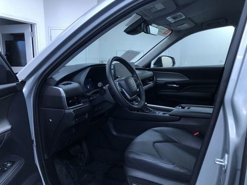 Certified 2025 Toyota Grand Highlander AWD image 11