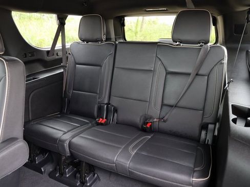 Certified 2025 Chevrolet Suburban Premier image 13