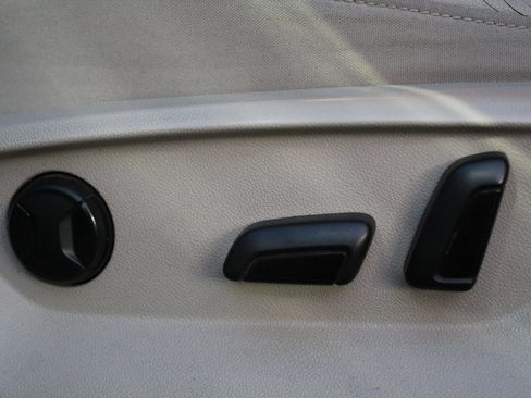 Used 2018 Volkswagen Atlas SE FWD image 32
