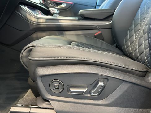 New 2026 Audi SQ8 Prestige image 14