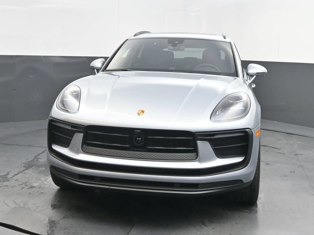 Certified 2026 Porsche Macan AWD/4WD image 10