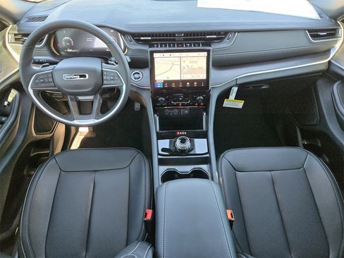 New 2025 Jeep Grand Cherokee Limited w/ Black Appearance Package image 25