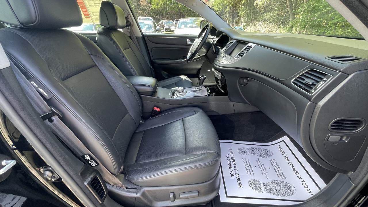 Used 2012 Hyundai Genesis 4.6 RWD image 32
