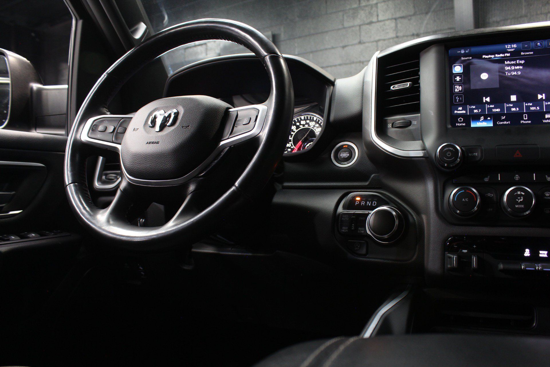 Used 2022 RAM 1500 Big Horn AWD/4WD image 62