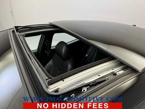 Used 2019 Hyundai Veloster 2.0 Premium FWD image 11