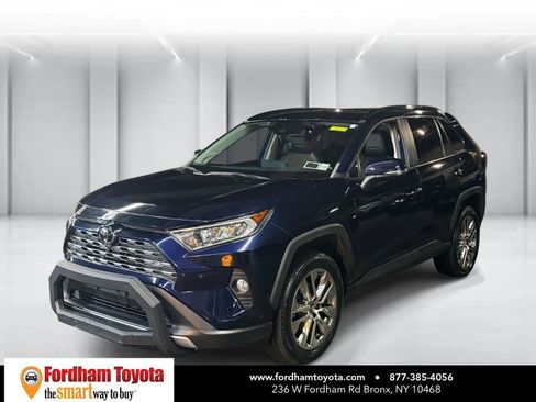Used 2020 Toyota RAV4 Limited image 4