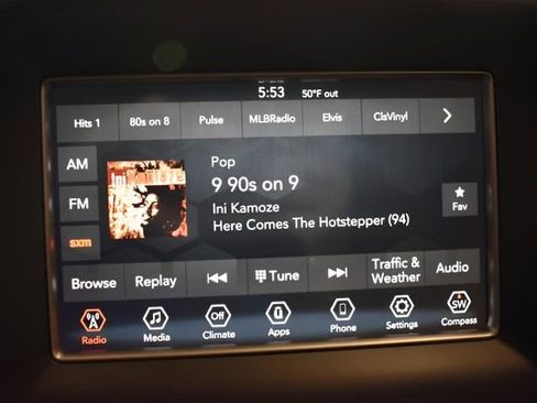 Used 2019 Jeep Grand Cherokee Laredo image 28