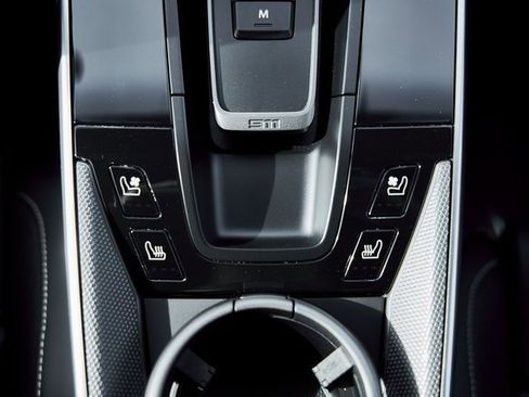 Used 2024 Porsche 911 Turbo image 59