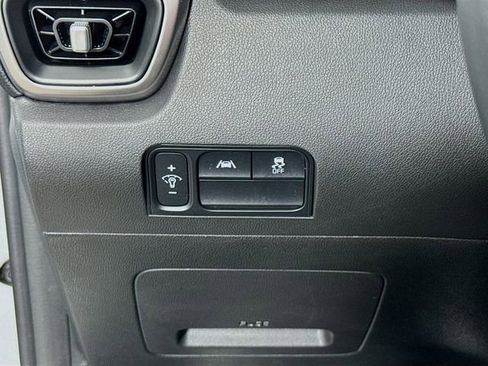 Used 2022 Kia Sorento S image 19