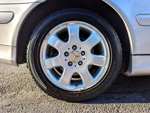 Used 2002 Mercedes-Benz CLK 320 Cabriolet image 52