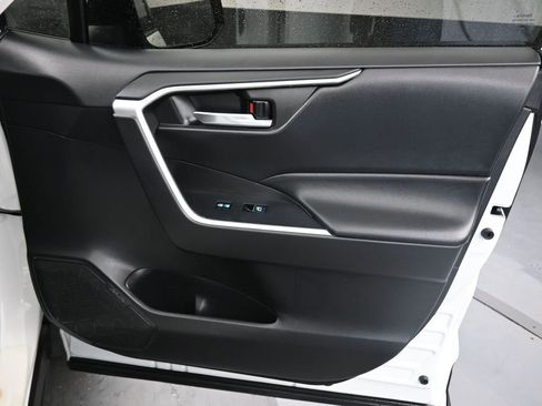 Used 2022 Toyota RAV4 XLE w/ Convenience Package image 36
