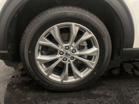 Used 2022 Ford Explorer XLT w/ Equipment Group 202A image 26