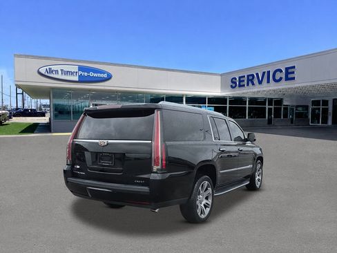 Used 2016 Cadillac Escalade ESV Luxury RWD image 8