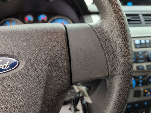 Used 2010 Ford Focus SE image 37