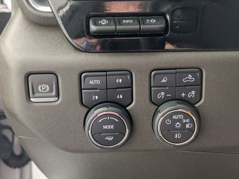 Certified 2024 Chevrolet Silverado 2500 LTZ w/ LTZ Convenience Package image 16