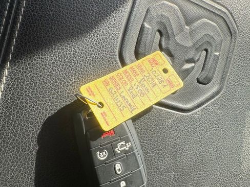 Used 2019 RAM 1500 Laramie image 8