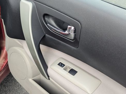 Used 2014 Nissan Rogue S FWD image 33
