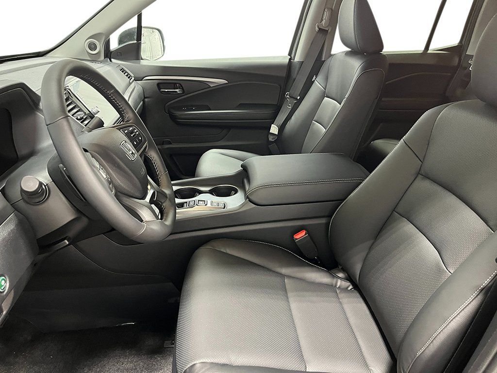 Used 2025 Honda Ridgeline RTL image 14