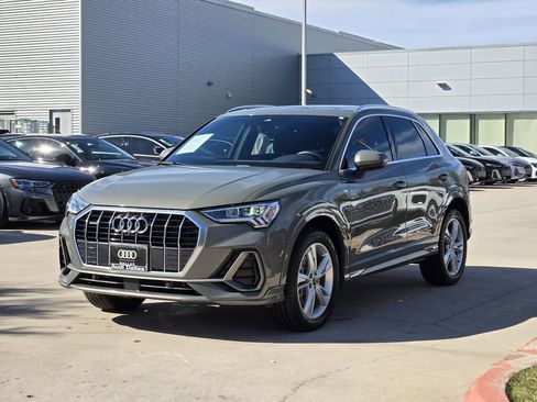 Used 2023 Audi Q3 2.0T Premium Plus w/ Premium Plus Package image 4
