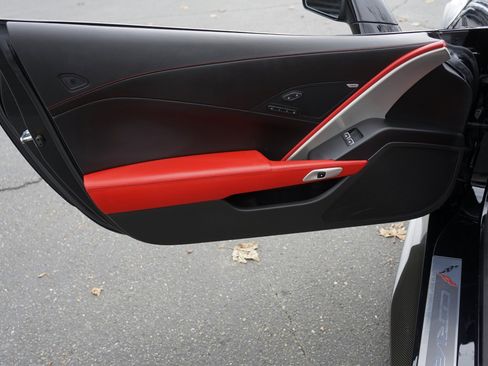 Used 2016 Chevrolet Corvette Z06 w/ Z07 Performance Package image 22