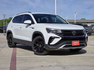 Used 2022 Volkswagen Taos SE video 1