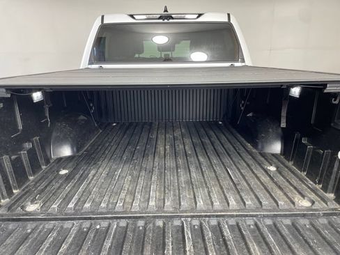 Used 2022 Toyota Tundra Platinum w/ Advanced Package AWD/4WD image 16