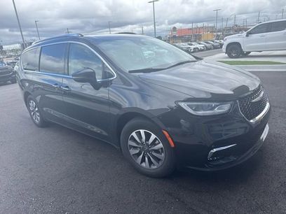 Used 2021 Chrysler Pacifica Touring-L