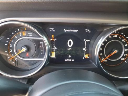 Used 2023 Jeep Gladiator Sport AWD/4WD image 14
