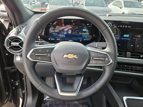 Used 2026 Chevrolet Equinox LT AWD/4WD image 19