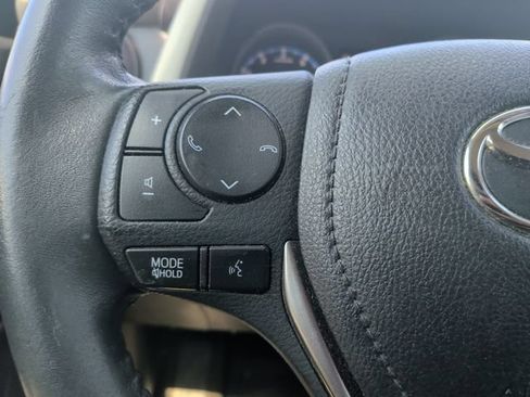 Used 2017 Toyota RAV4 XLE FWD image 19