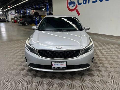 Used 2017 Kia Forte LX w/ LX Popular Package FWD image 4