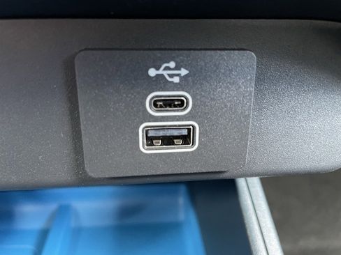 New 2025 Ford Maverick XLT image 11