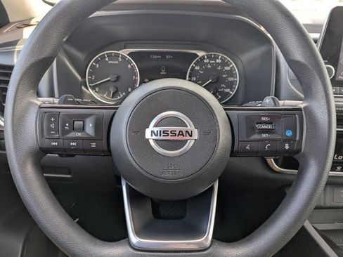 Used 2021 Nissan Rogue SV image 16