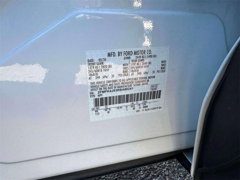 Used 2024 Ford Edge SEL image 11