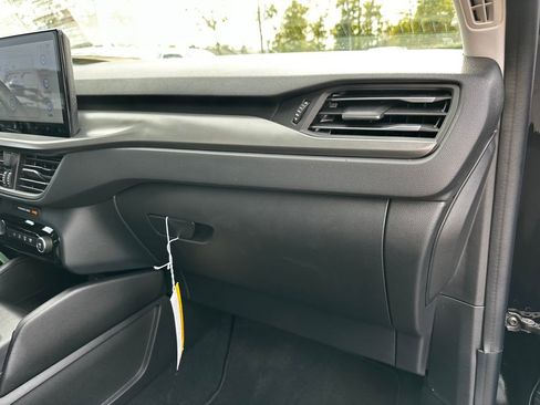 Used 2023 Ford Escape SE image 34