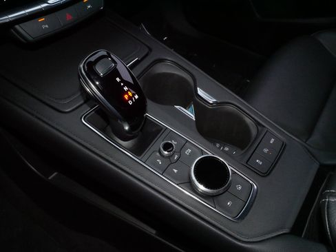 Used 2025 Cadillac XT4 Premium Luxury image 24